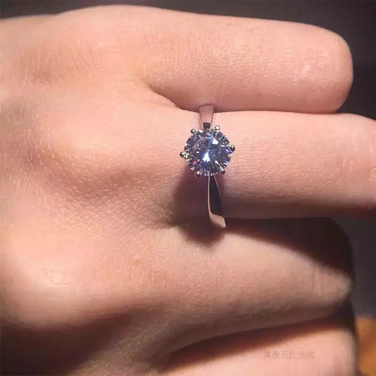 Women's Simple Zircon Six-Claw Fashion Ring